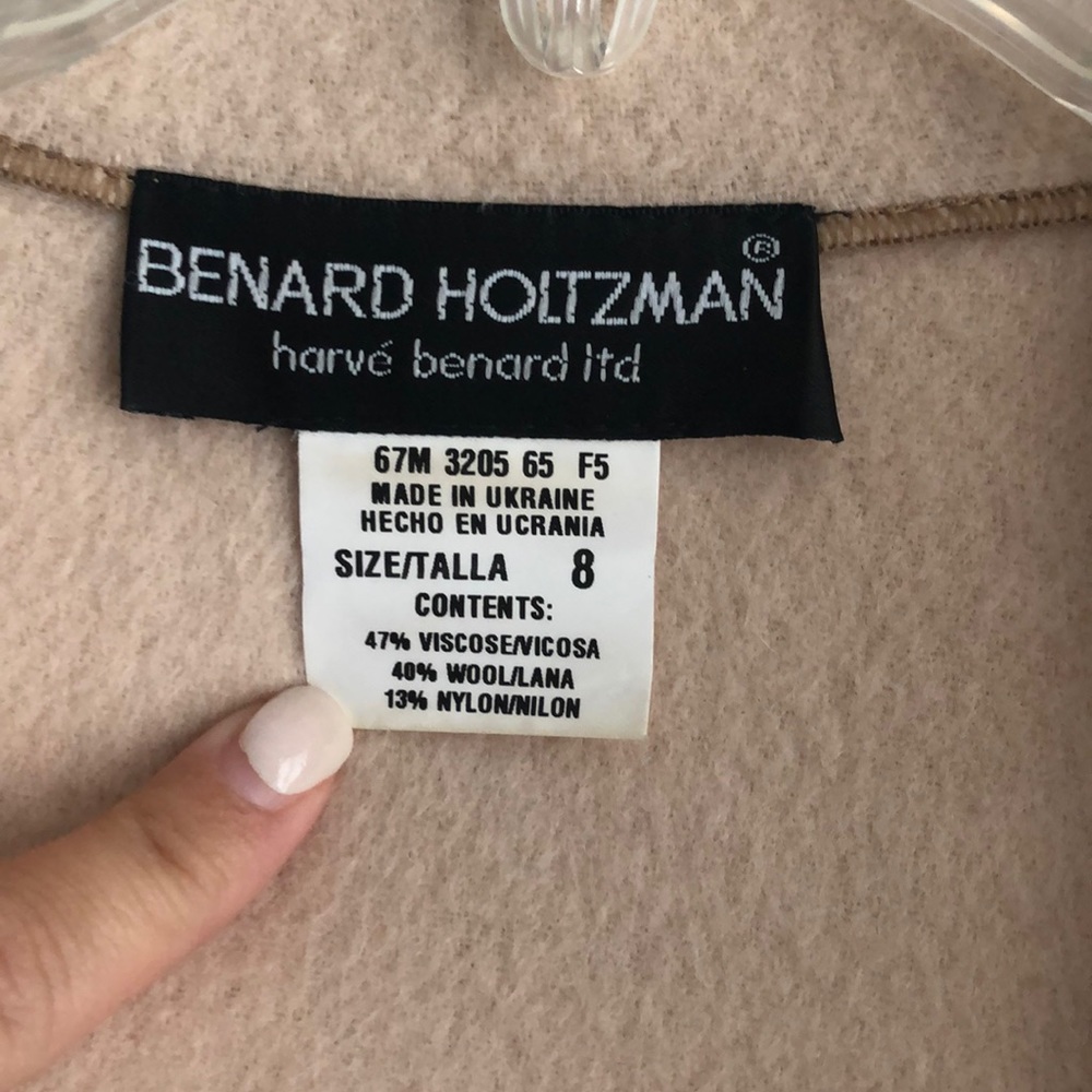 Tan jacket - Picture 4 of 4